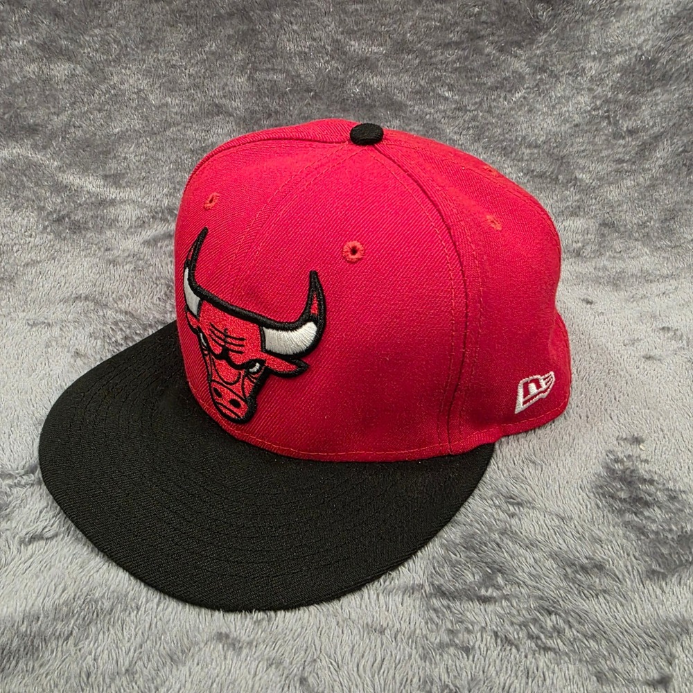 New Era 59FIFTY Chicago Bulls NBA Fitted Hat Cap 7 5/8 Two Tone Red Black